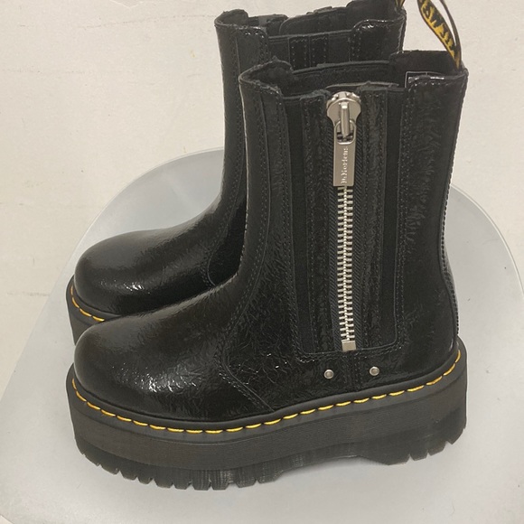 Dr. Martens 2976 Max Women Boots NEW - Picture 2 of 6
